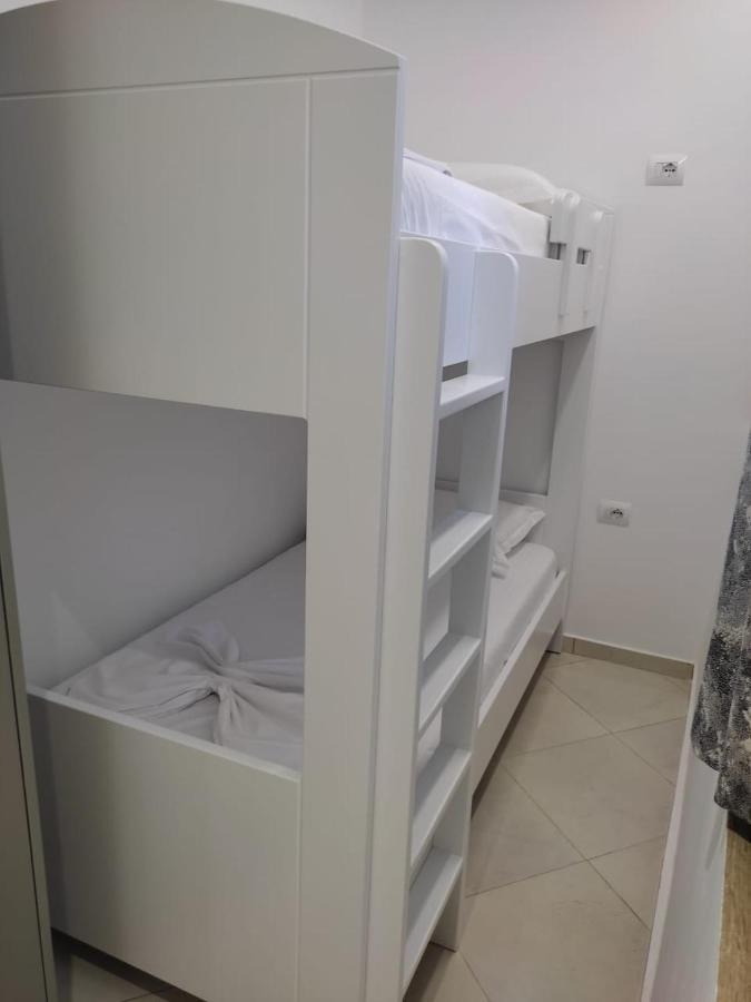 Aila Apartment Sarandë エクステリア 写真