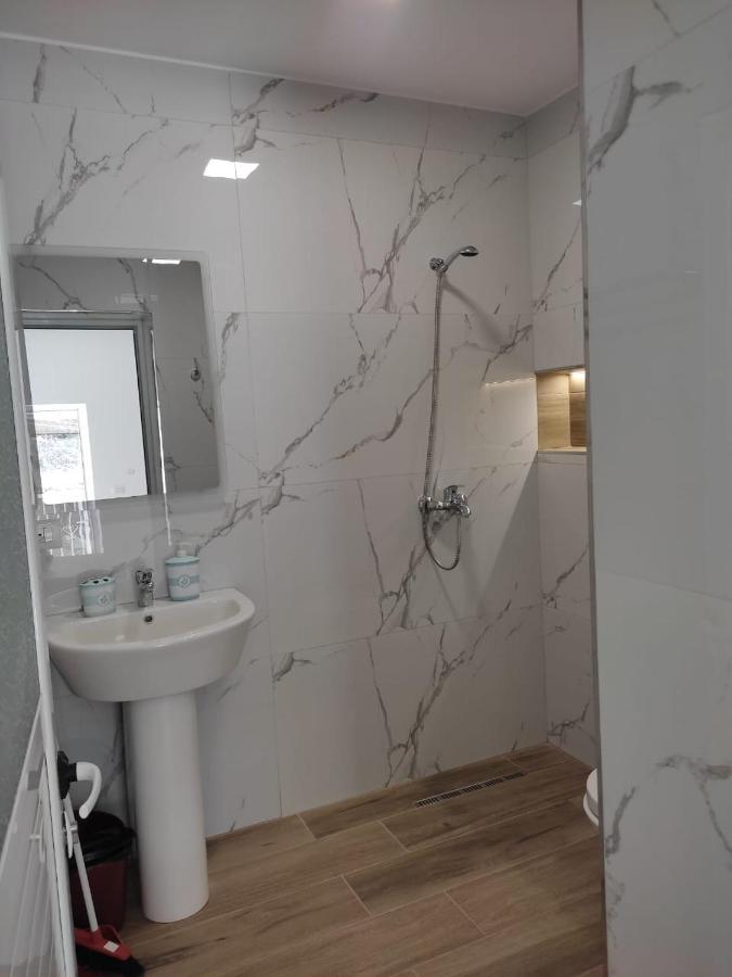 Aila Apartment Sarandë エクステリア 写真