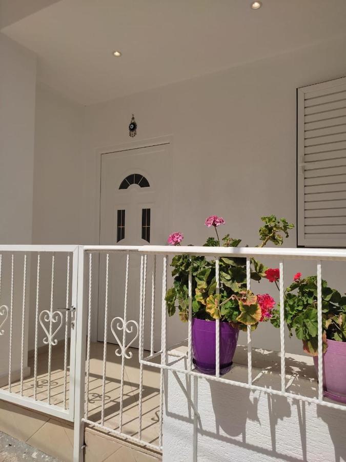 Aila Apartment Sarandë エクステリア 写真