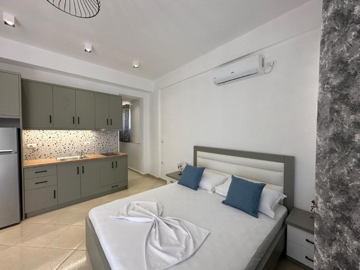 Aila Apartment Sarandë エクステリア 写真