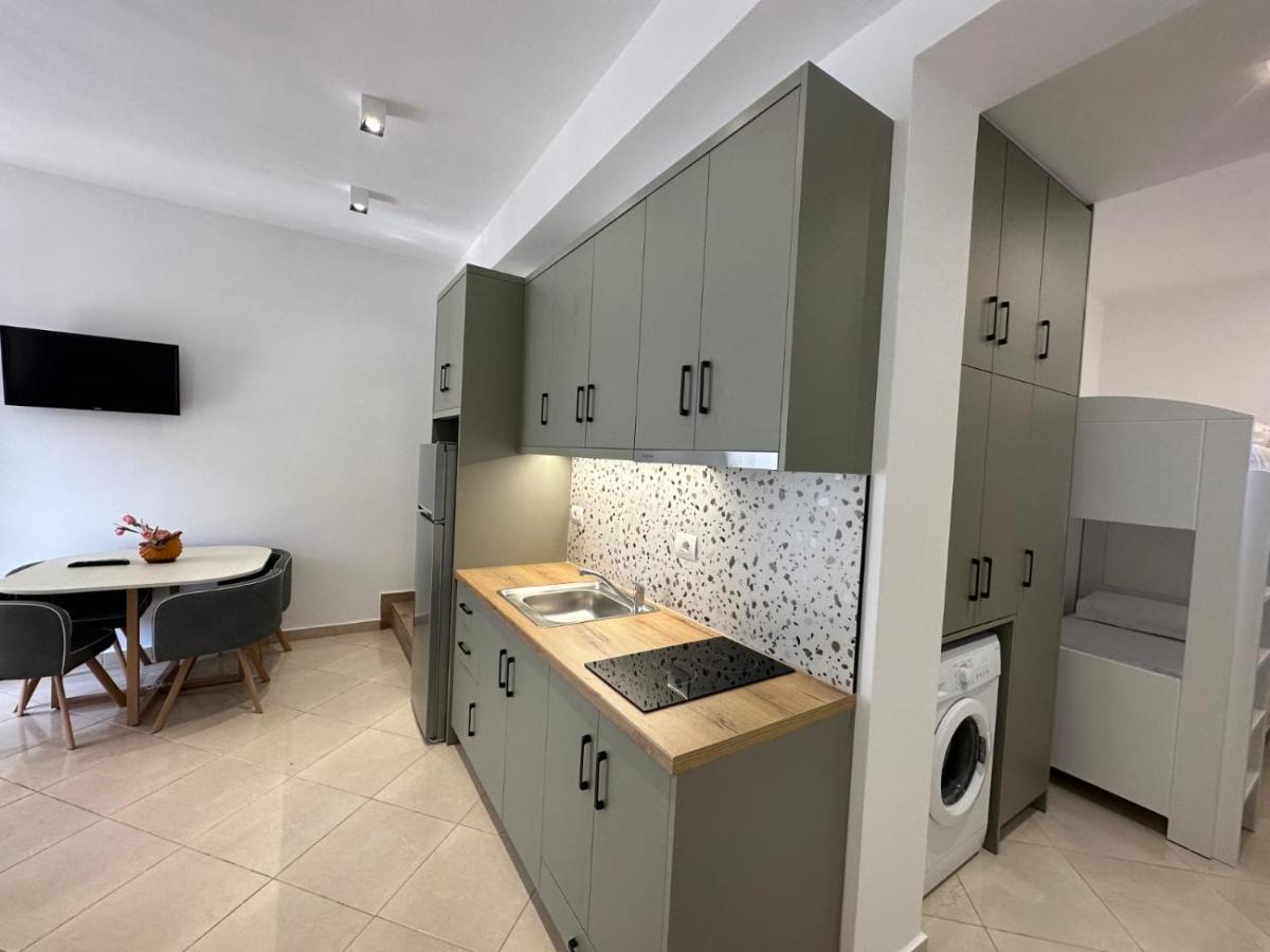 Aila Apartment Sarandë エクステリア 写真