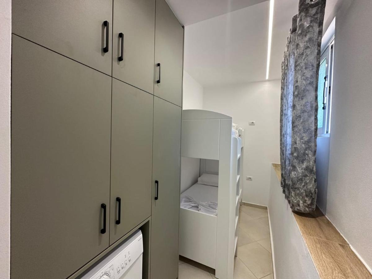 Aila Apartment Sarandë エクステリア 写真