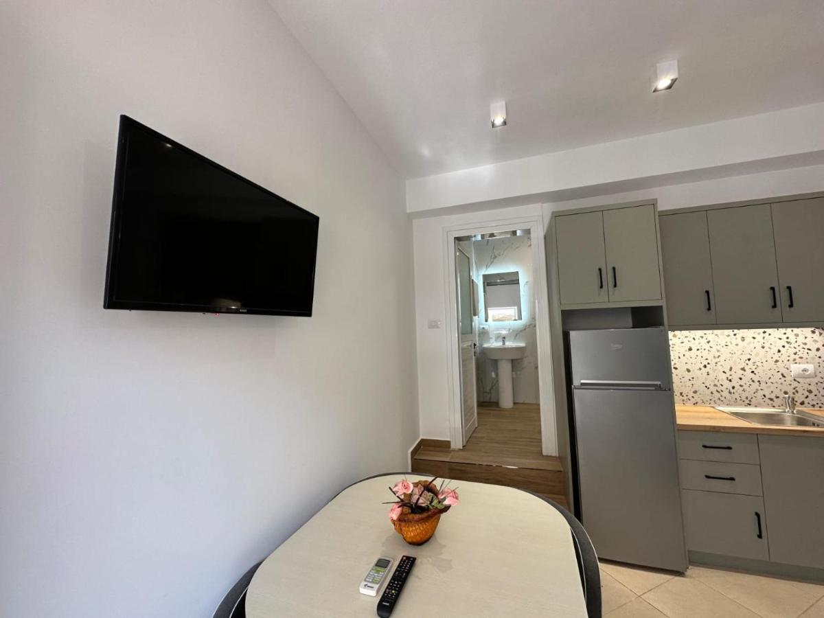 Aila Apartment Sarandë エクステリア 写真