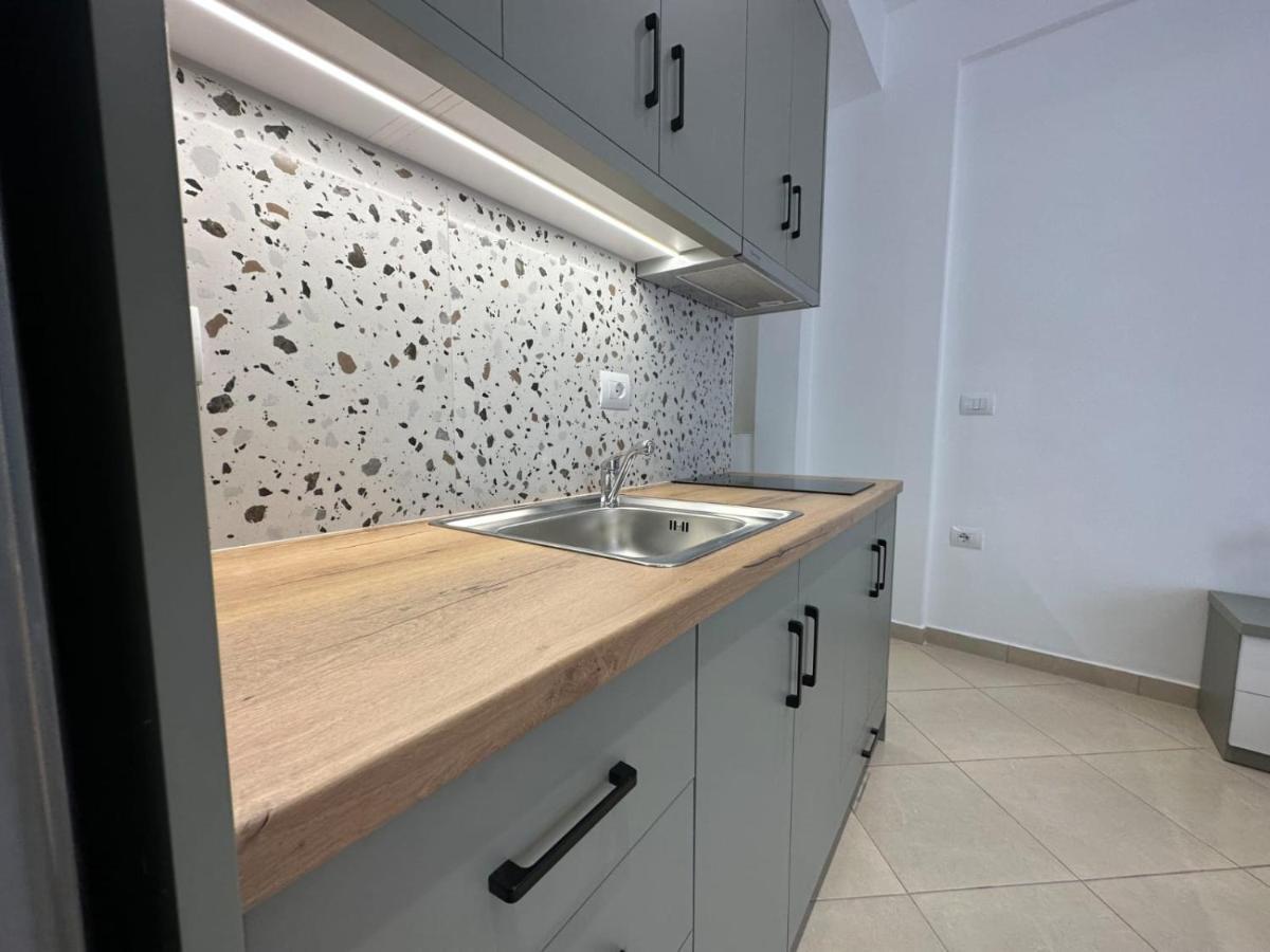 Aila Apartment Sarandë エクステリア 写真