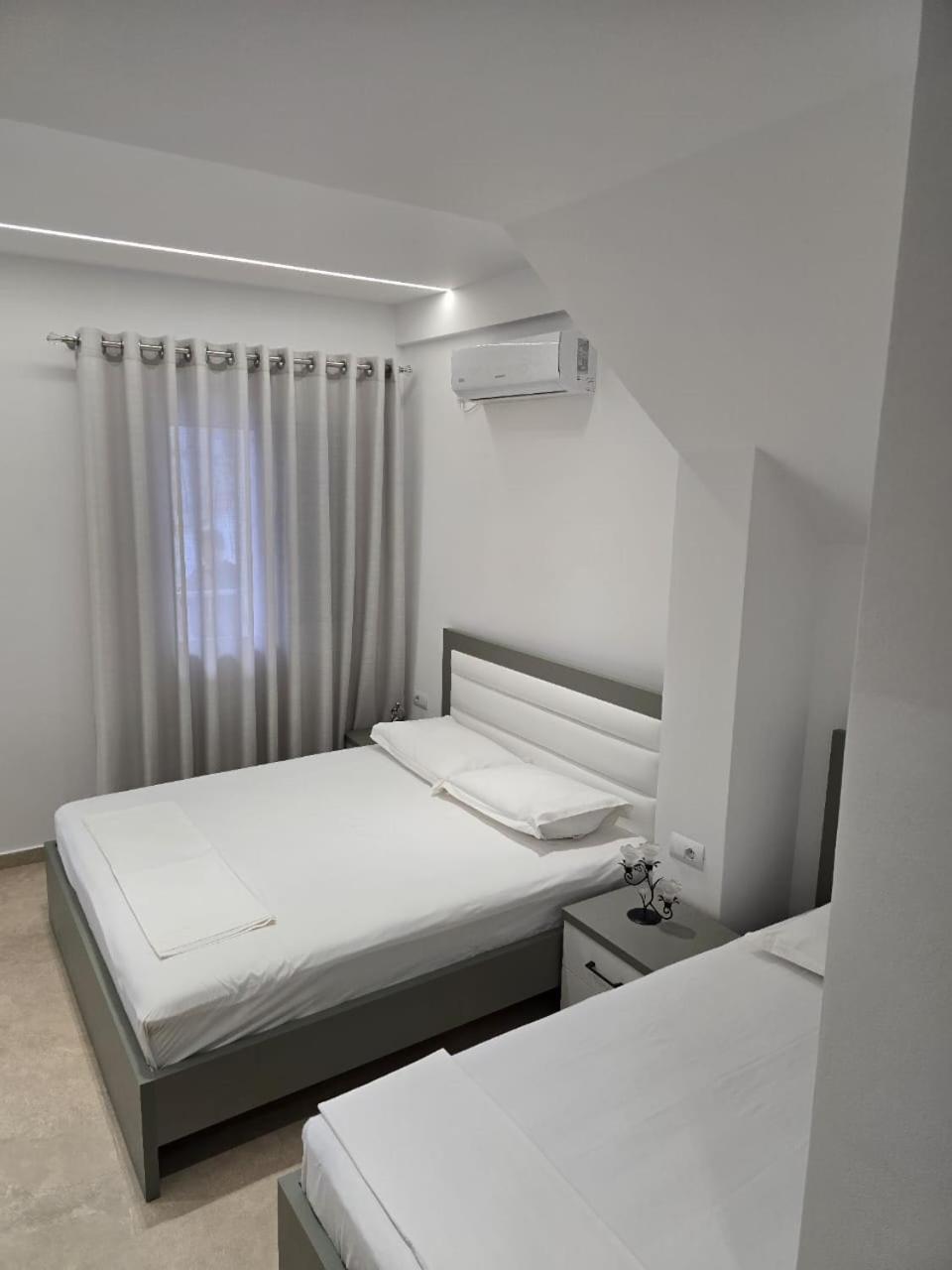 Aila Apartment Sarandë エクステリア 写真
