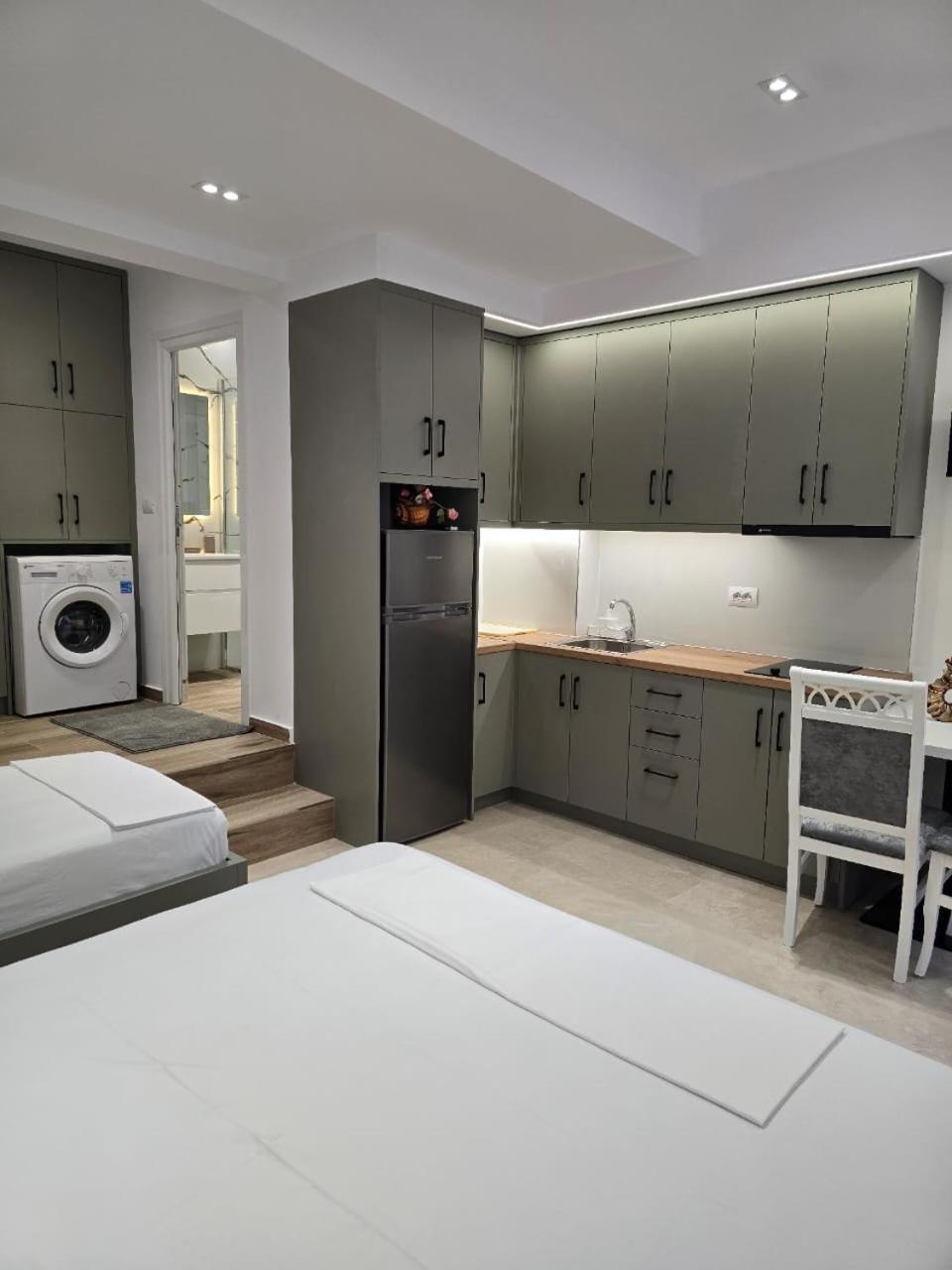 Aila Apartment Sarandë エクステリア 写真