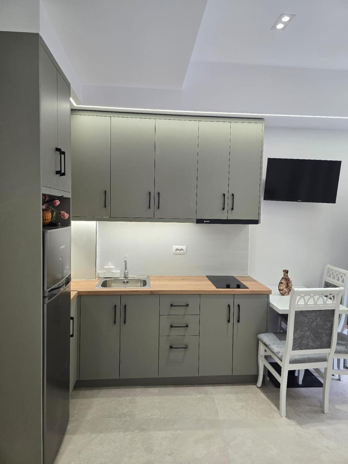 Aila Apartment Sarandë エクステリア 写真
